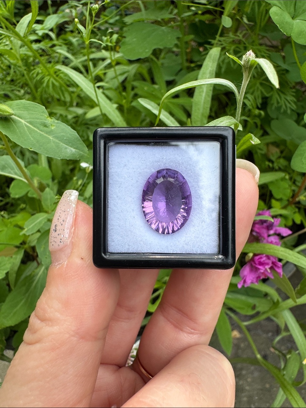 Natural Purple Amethyst Oval Gemstone - 6.2 carat
